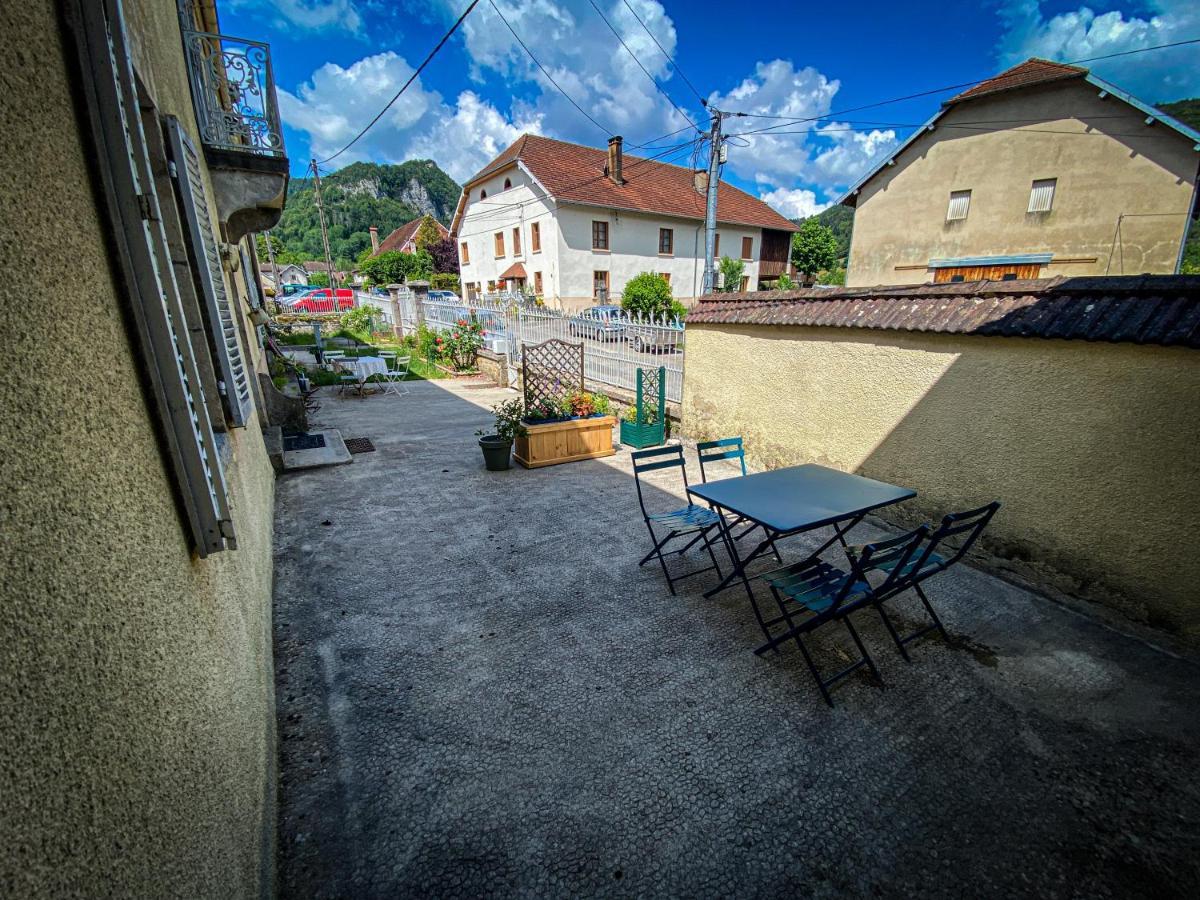 Lisons Des Sources Villa Nans-sous-Sainte-Anne Exterior photo